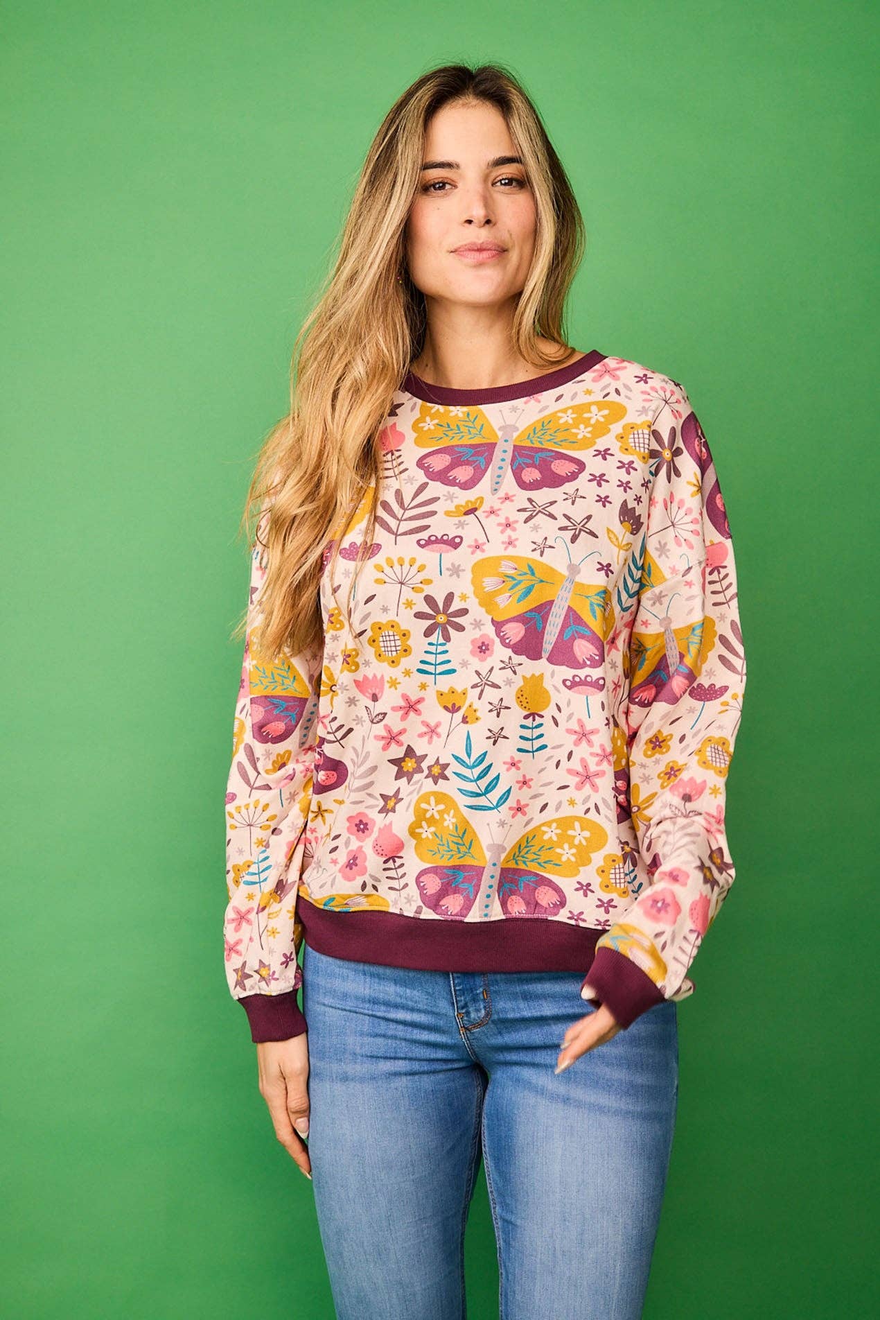 Felpa in cotone con stampa farfalle e frutti