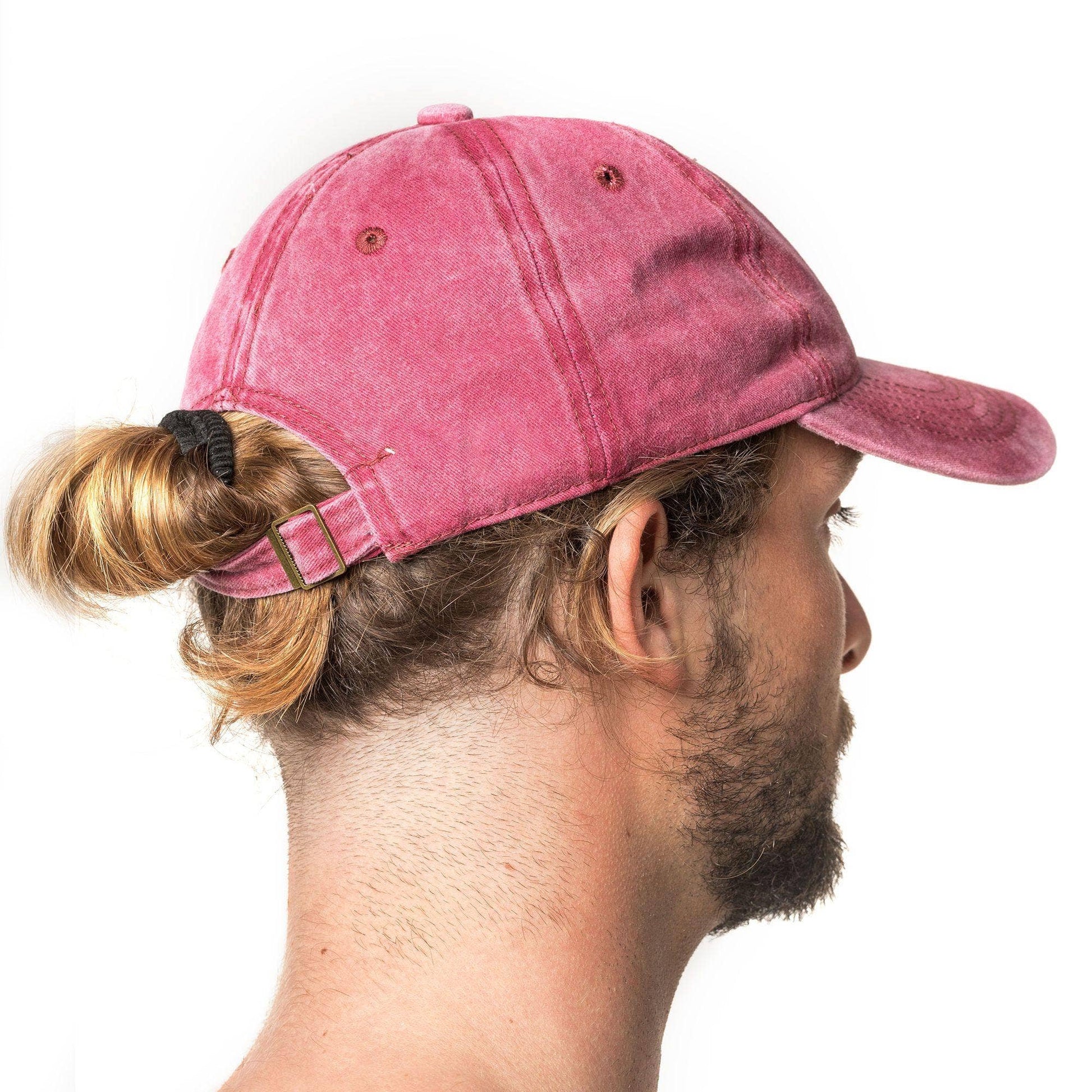 Cappellino da baseball sfumato rosso scuro con fibbia in metallo