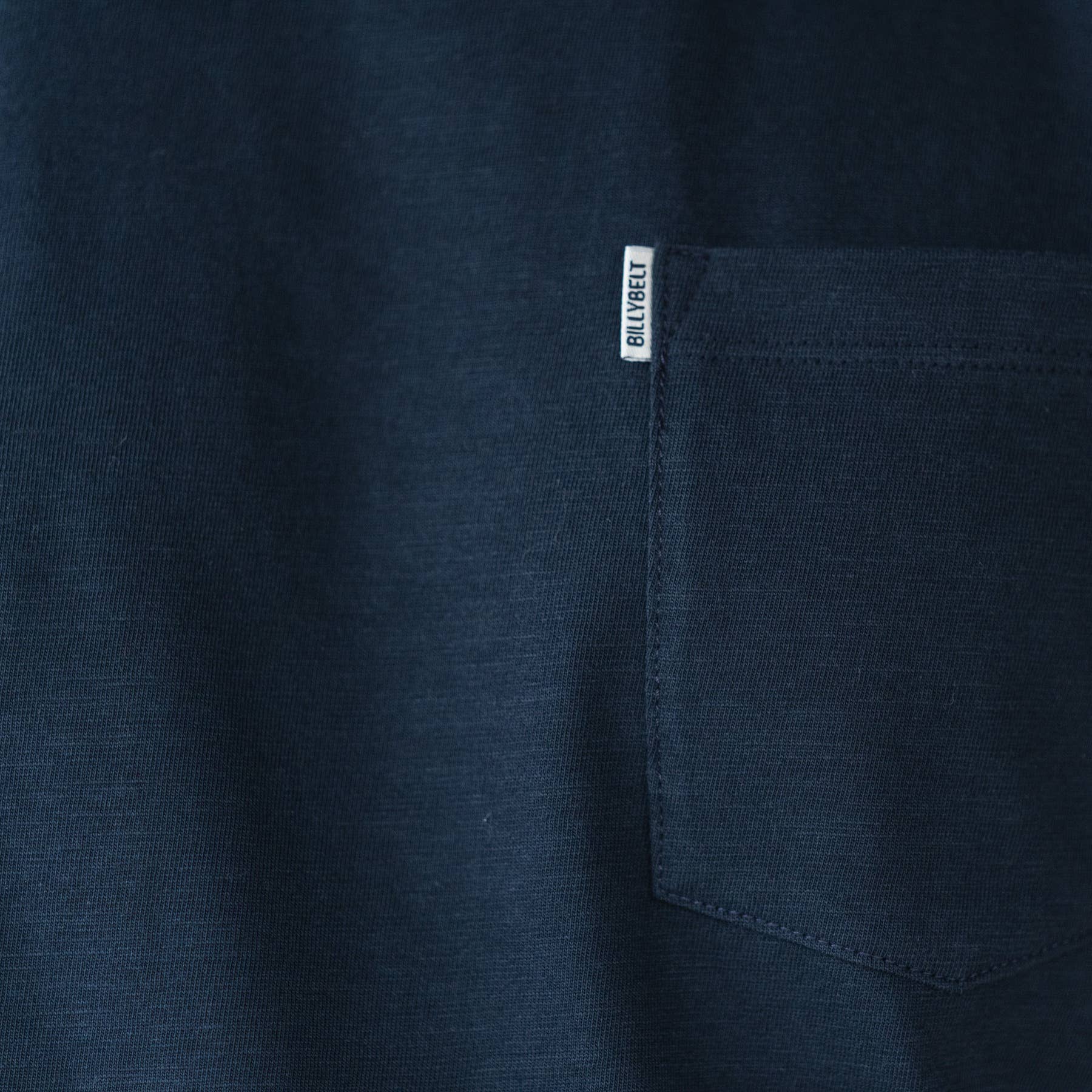 T-shirt in cotone biologico blu navy con taschino