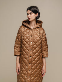 Cappotto trapuntato lungo con cappuccio