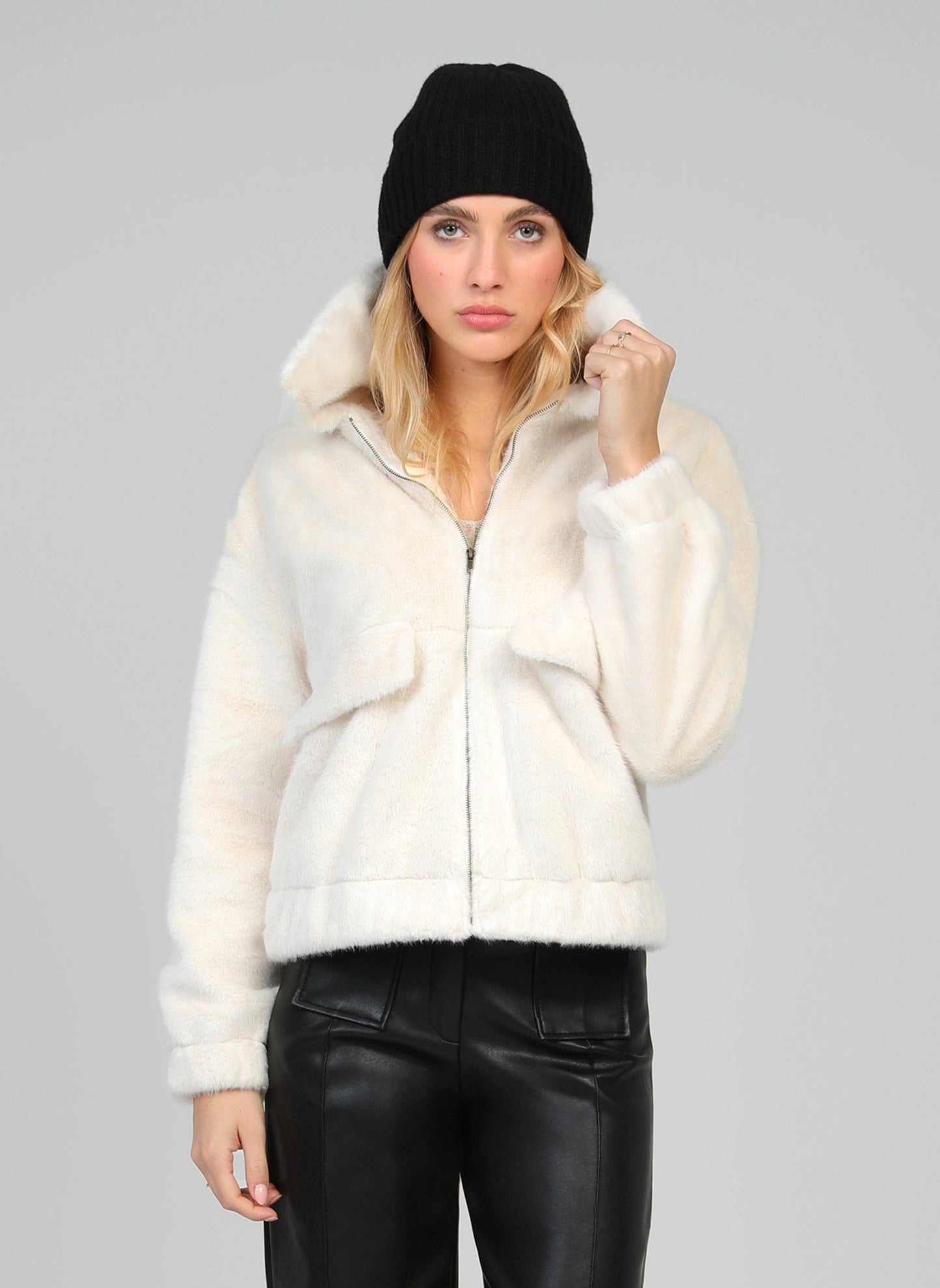 Giacca Candice in pelliccia sintetica con zip