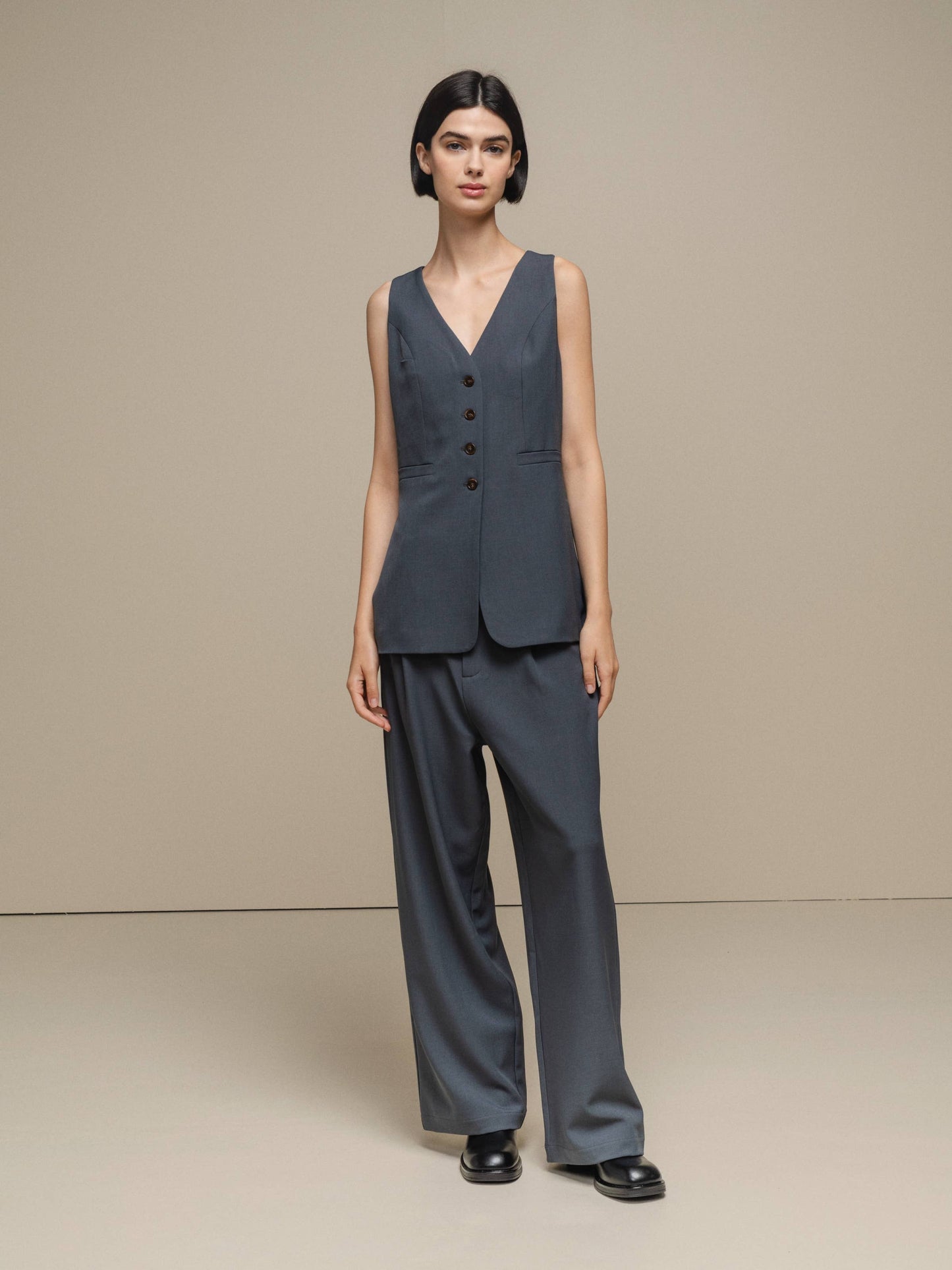 Gilet sartoriale donna smanicato con scollo a V