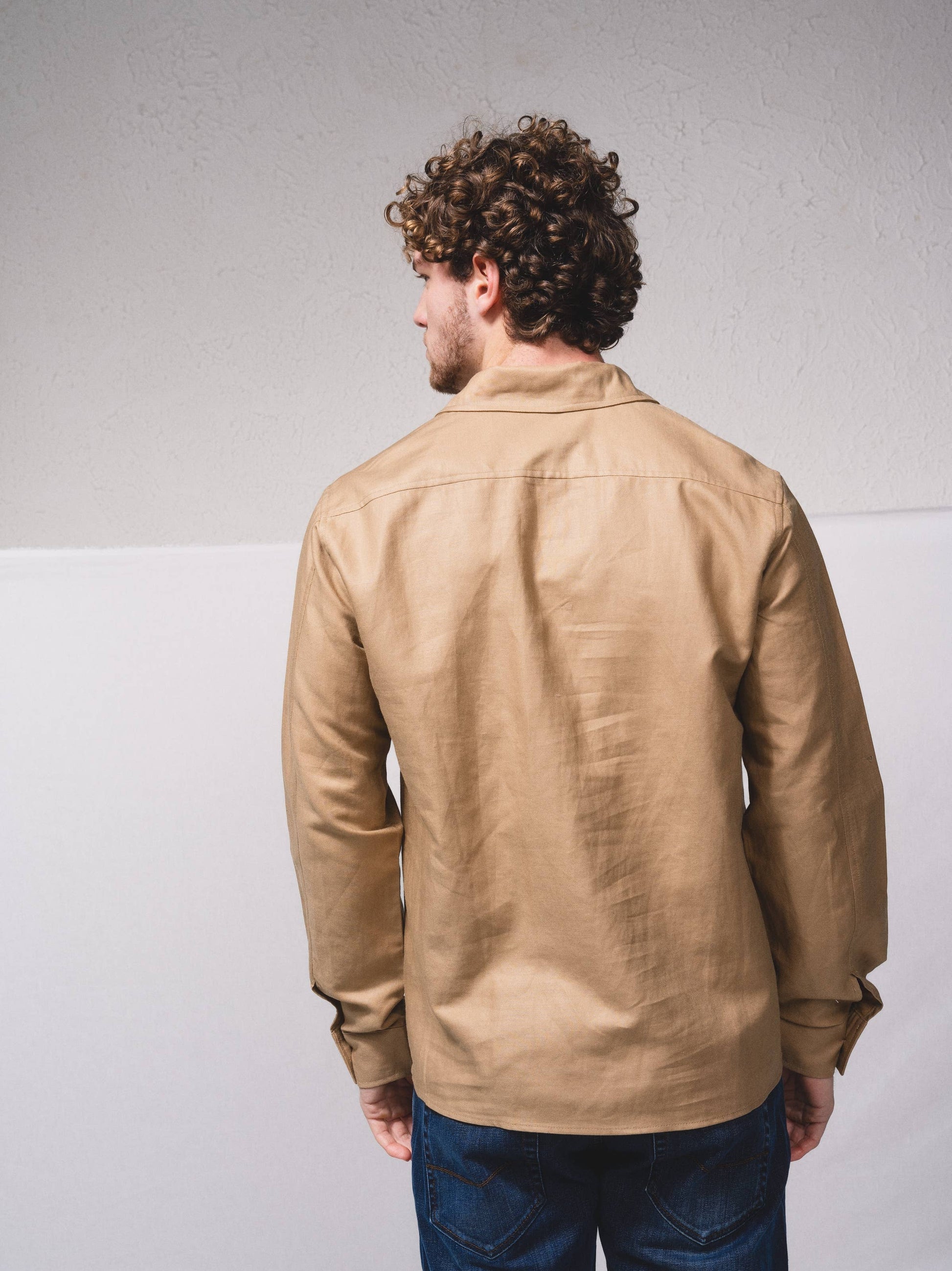Camicia uomo in misto lino con doppie tasche