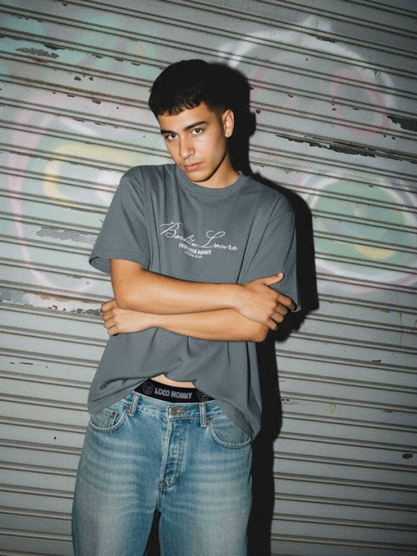 T-shirt Bendita Locura con ricamo Loco Monky grigio scuro