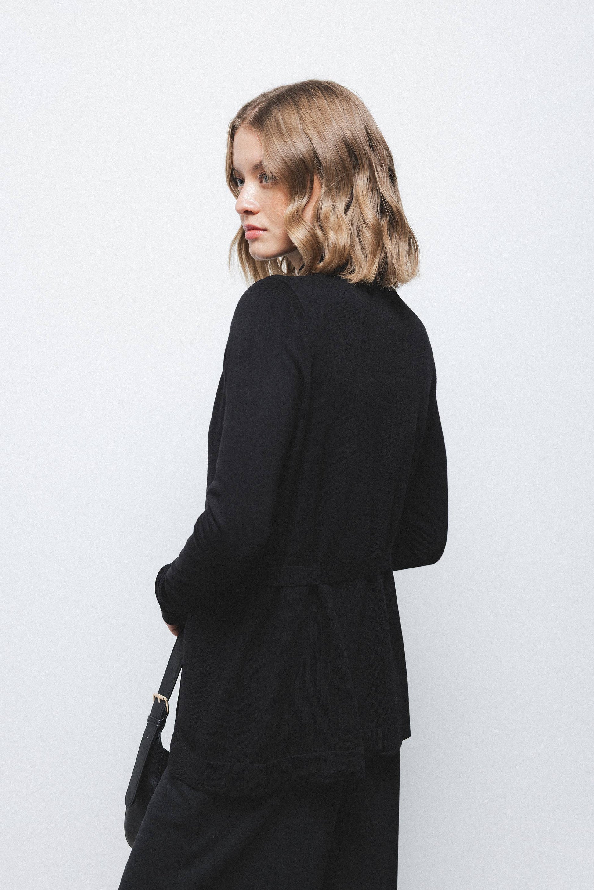 Cappotto cardigan in maglia liscia con cintura