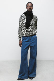 Maglione in maglia con motivo zebra e scollo a V