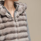 Gilet con cappuccio in ecopelliccia a righe