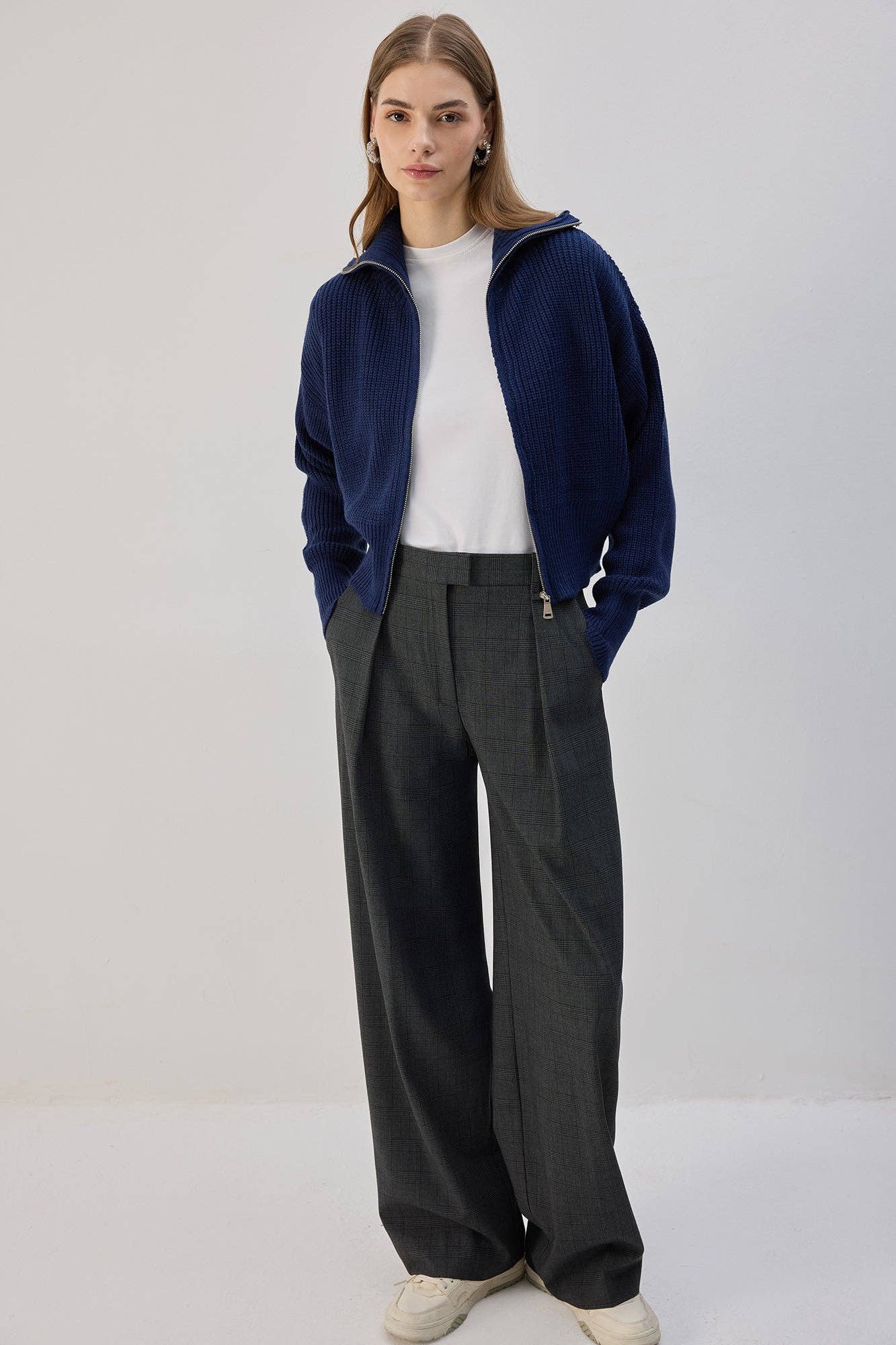 Cardigan in maglia con colletto ampio e zip