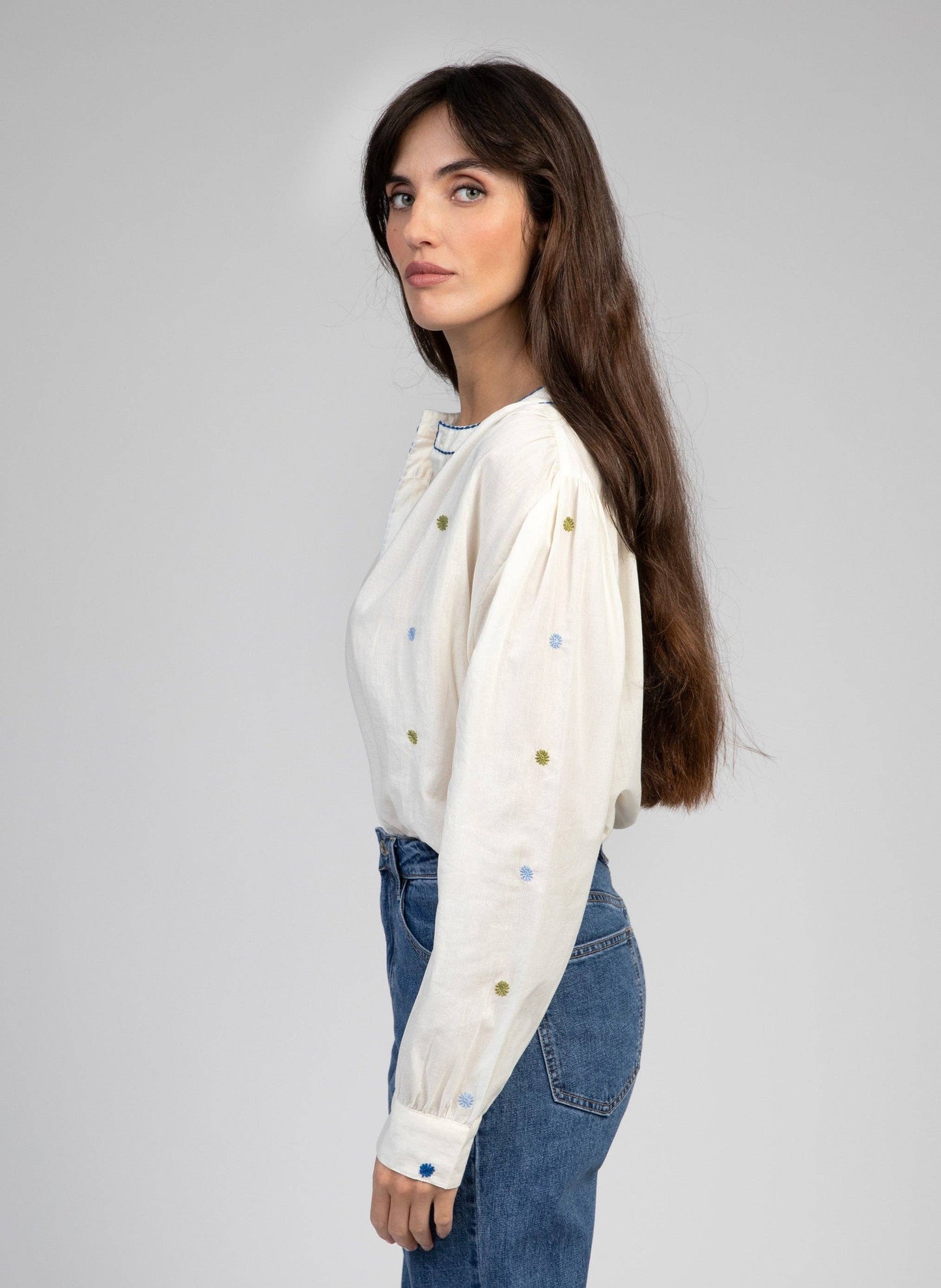 Camicia Sadèle in popeline con ricami multicolor