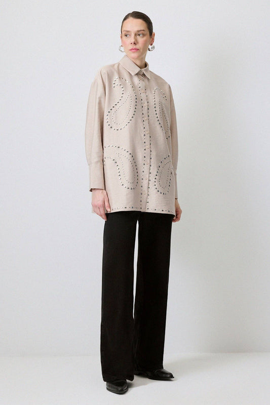 Camicia lunga in cotone con borchie