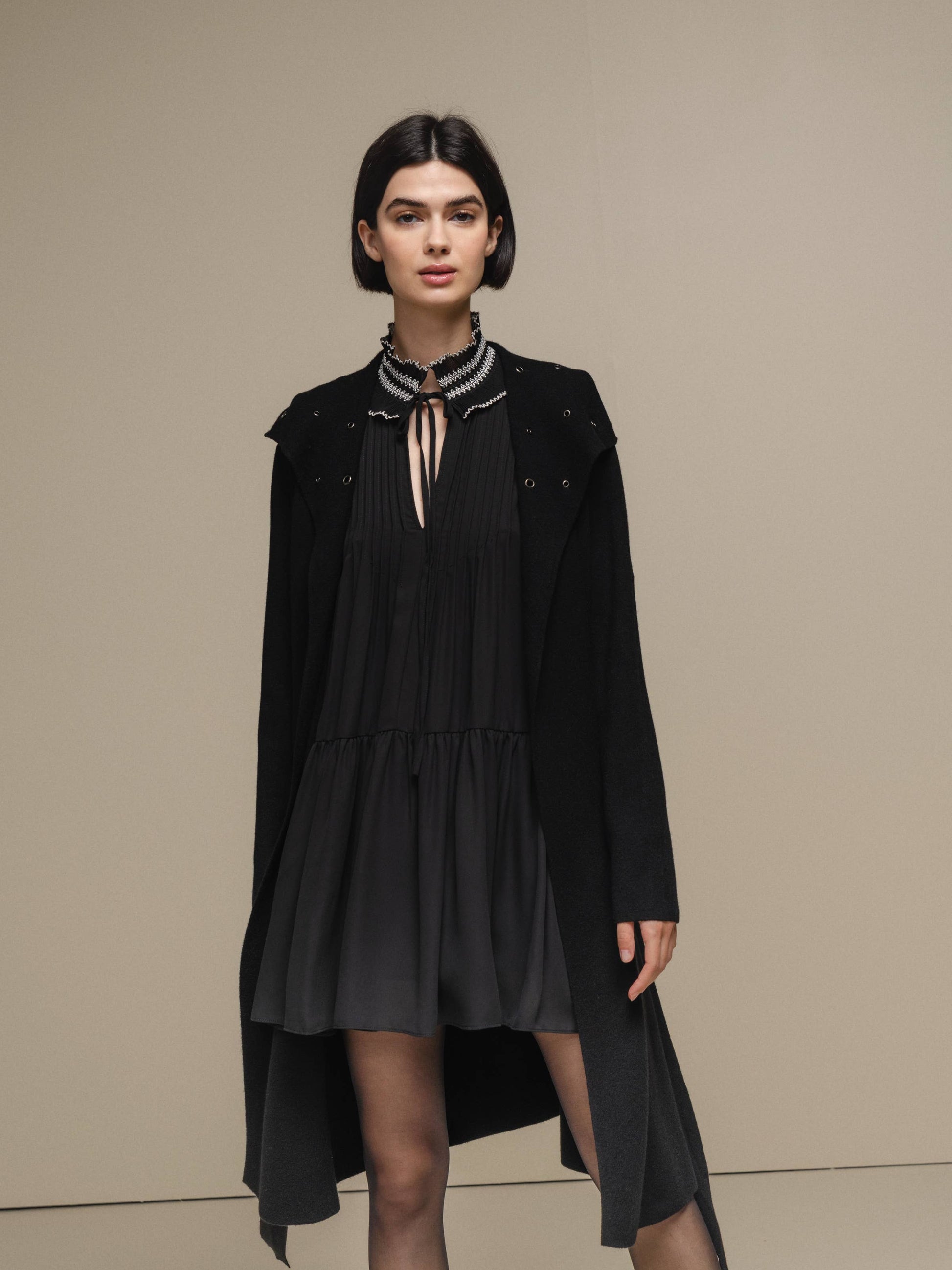 Cappotto cardigan in maglia con cintura e maxi collo