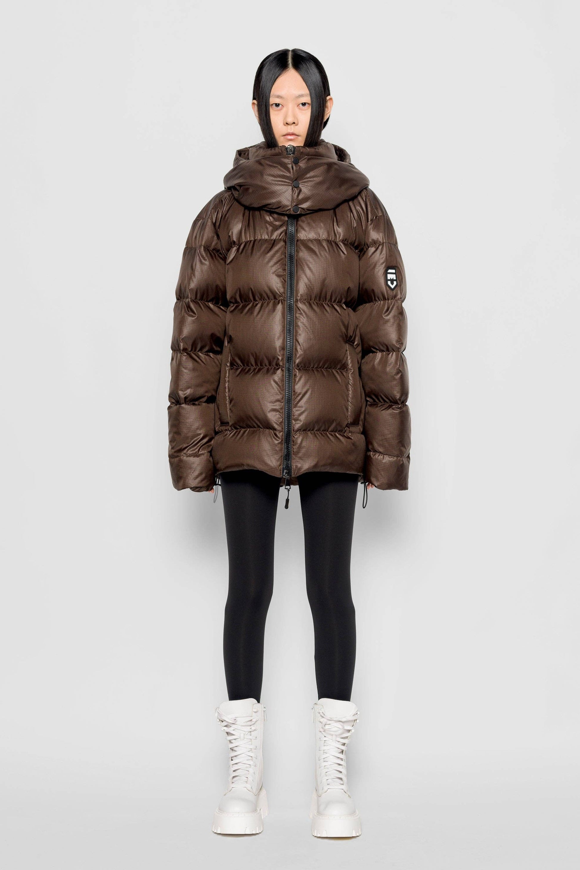 Piumino MAX con cappuccio removibile color cioccolato