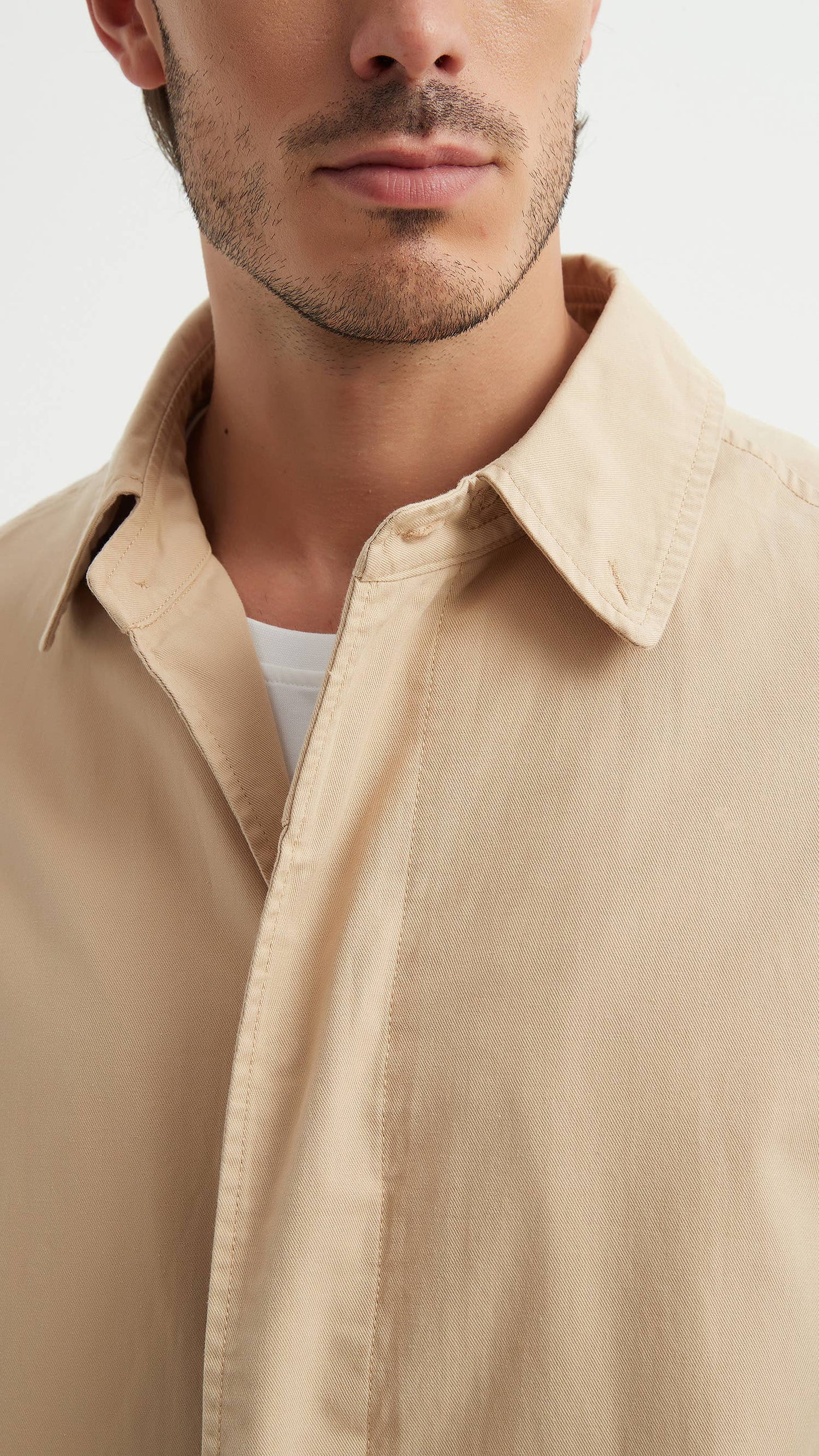Trench coat elegante beige da uomo