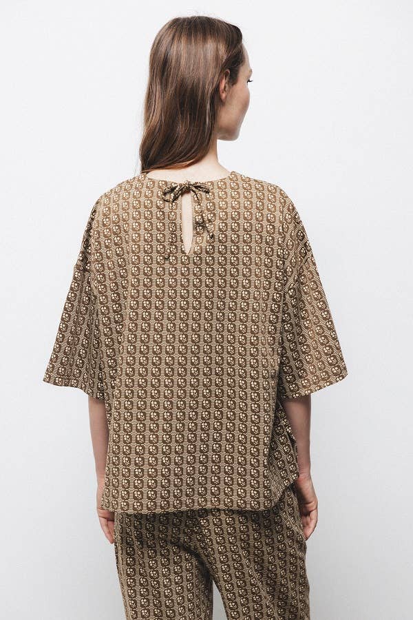Blusa oversize con motivo geometrico