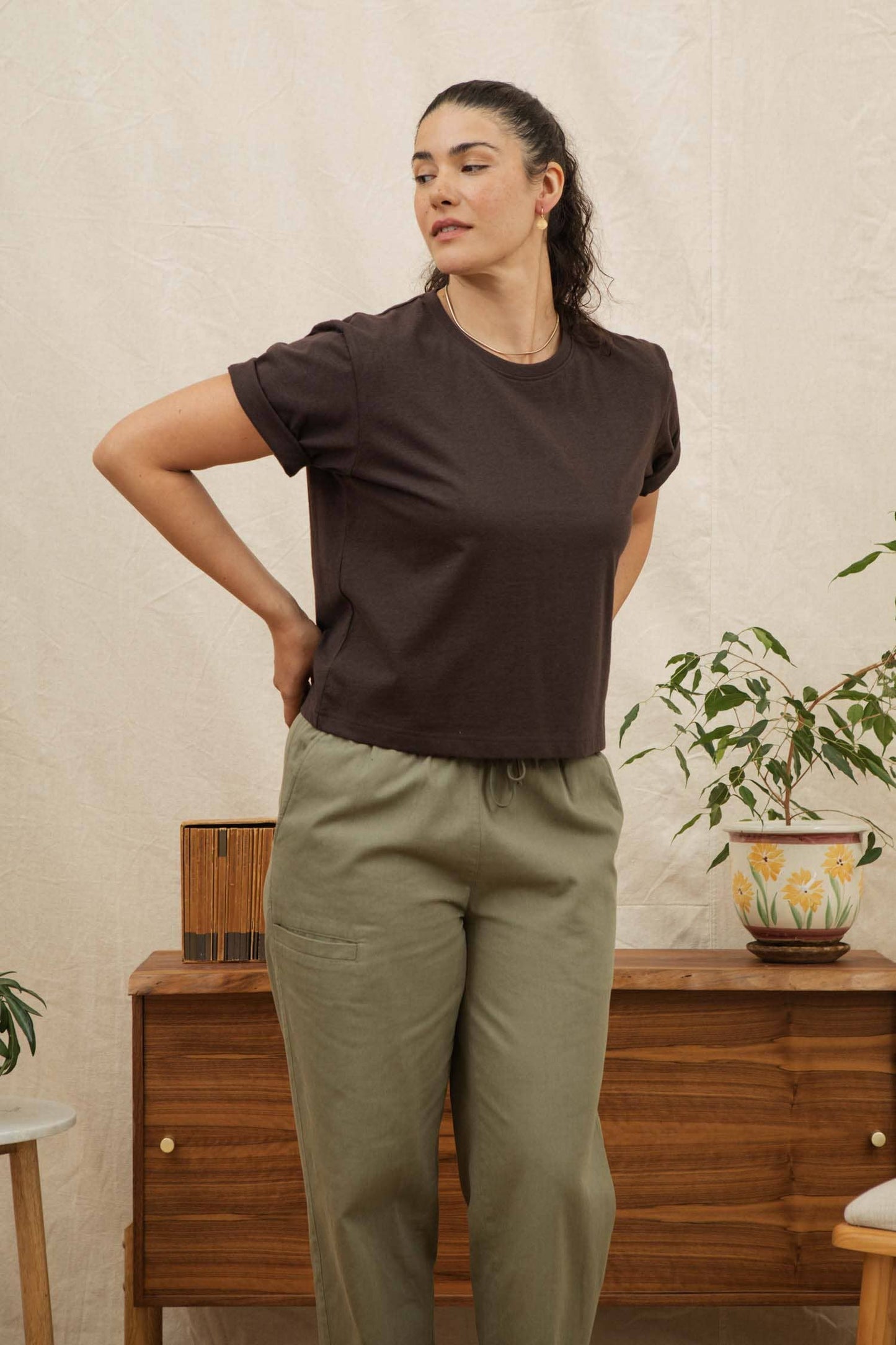 T-shirt boxy in cotone riciclato color tartufo