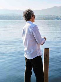 Camicia in lino a righe azzurro chiaro Avignon