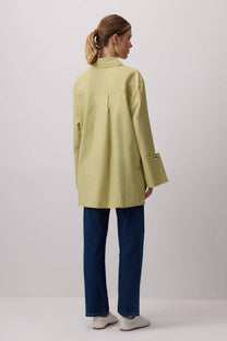 Camicia a righe con polsini ampi