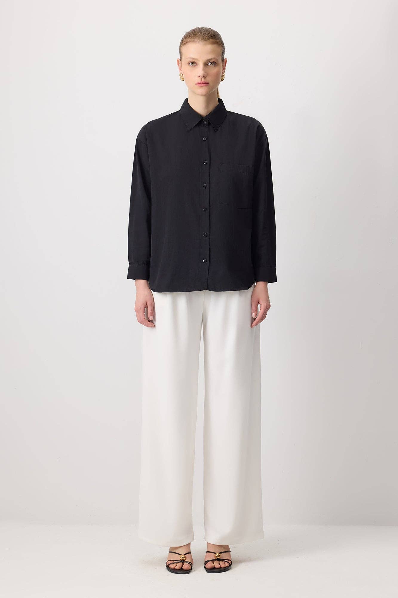 Camicia essenziale oversize in viscosa con tasca