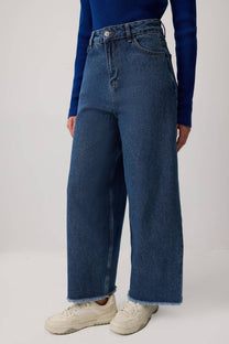 Pantaloni in denim a gamba dritta con orlo grezzo