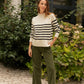 Maglione a righe con scollo abbottonato