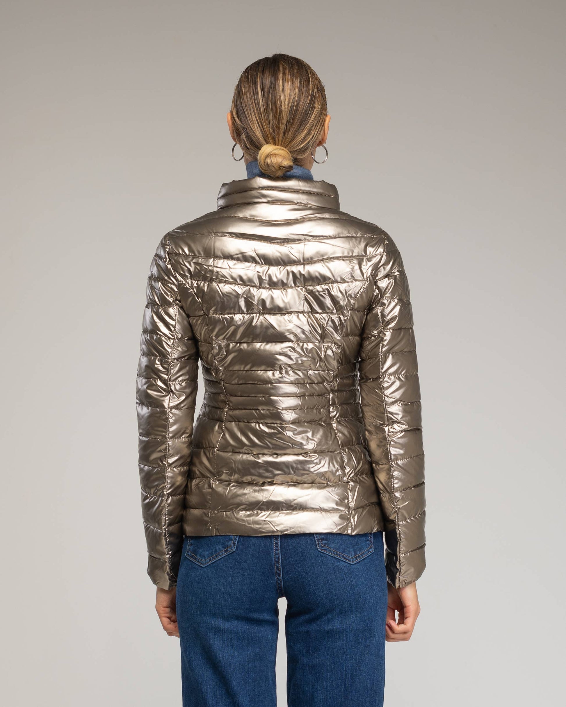 Piumino trapuntato metallizzato con zip