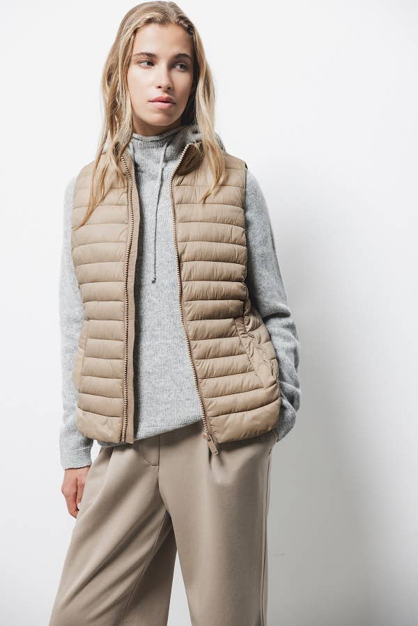 Gilet trapuntato con collo alto e zip