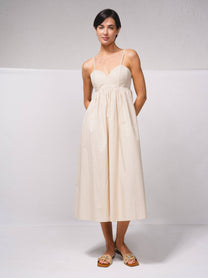 Abito midi in cotone con spalline sottili e schiena elastica