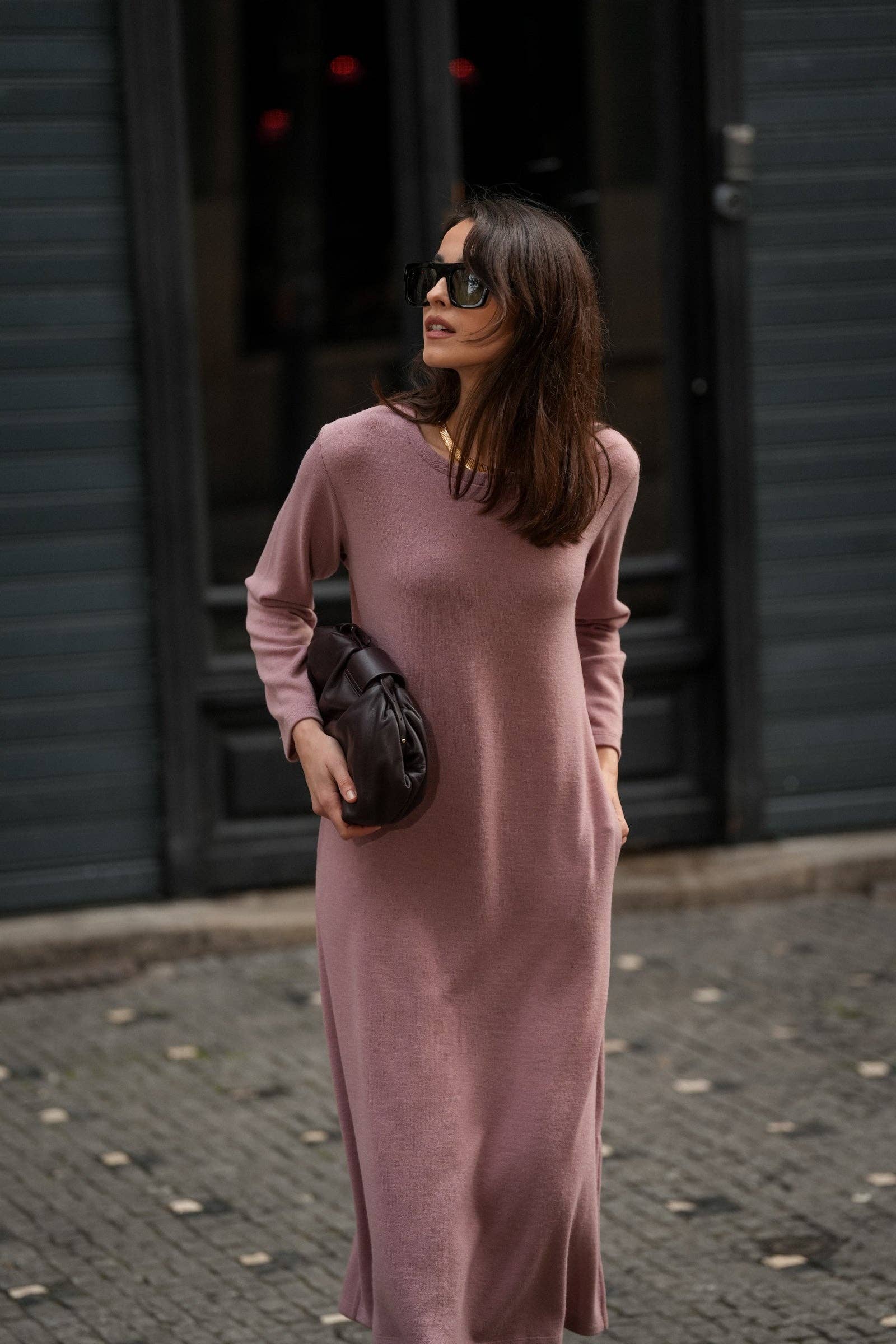 Abito midi in maglia morbida con tasche