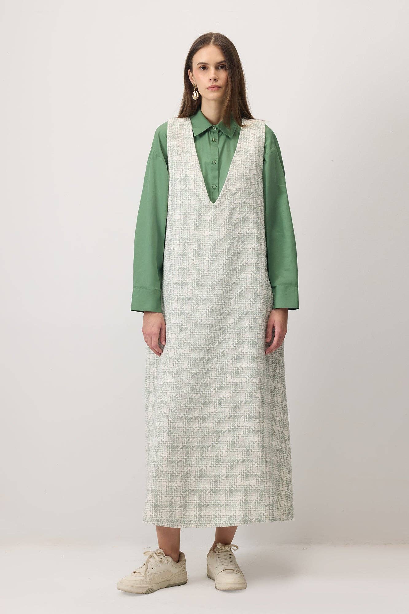Abito lungo smanicato in tweed