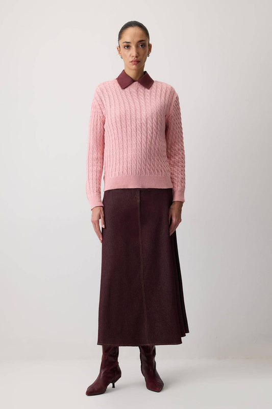 Maglione in maglia a trecce con colletto a contrasto