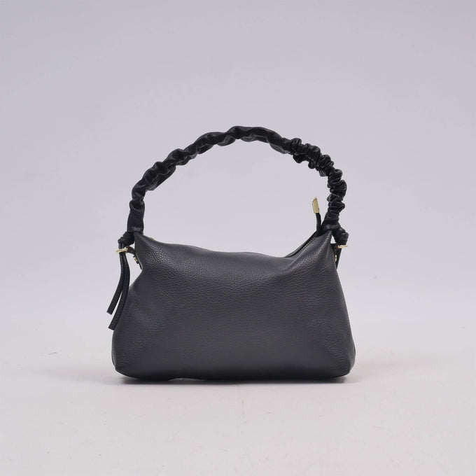 Borsa a spalla in pelle martellata con manico arricciato