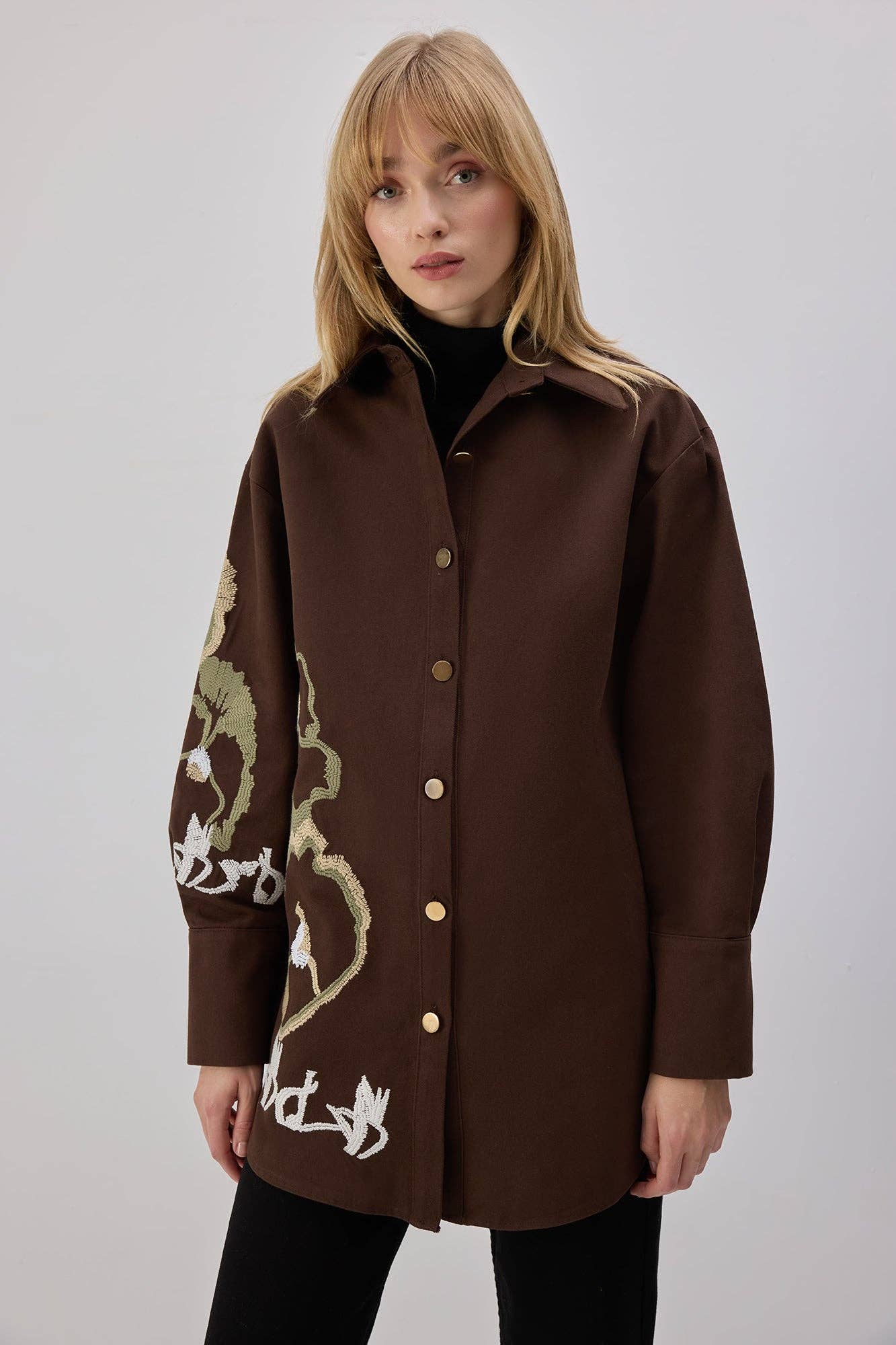 Camicia oversize in gabardine ricamata