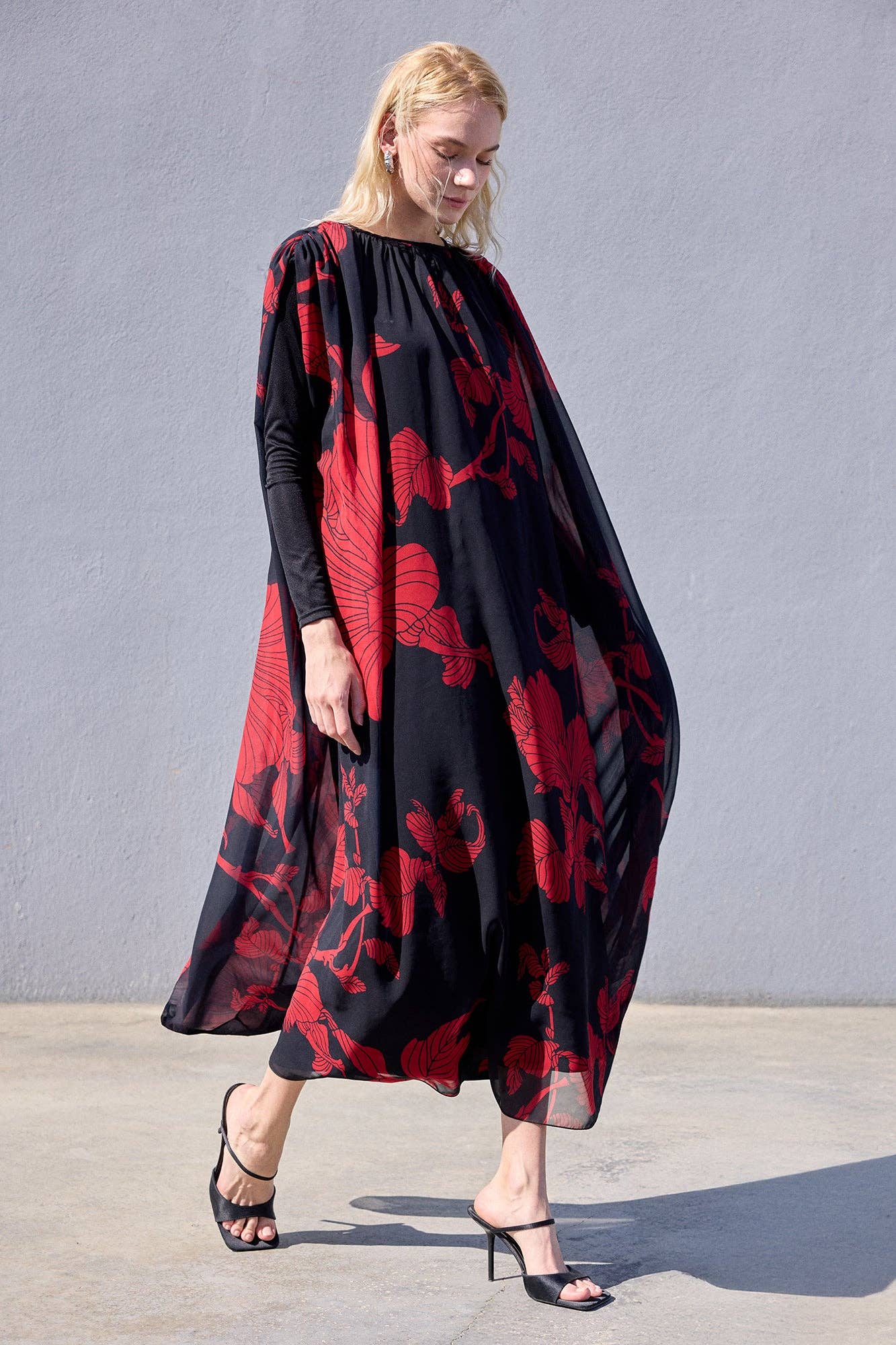 Abito lungo in chiffon con stampa floreale