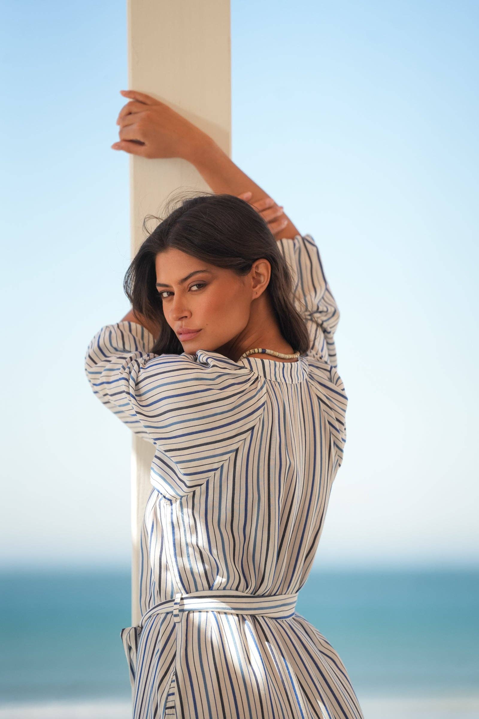 Blusa a righe in viscosa con cintura