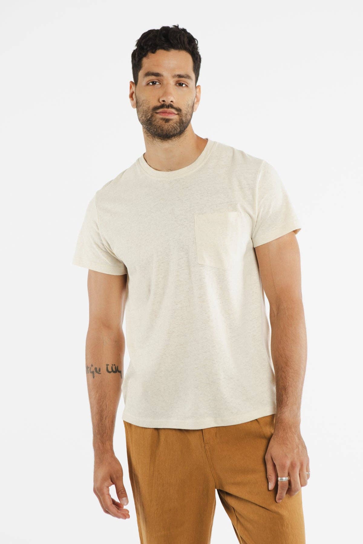 T-shirt uomo in canapa e cotone bio con taschino avorio