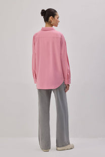 Camicia in popeline con accessori in metallo