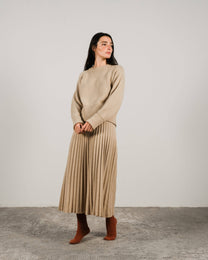 Maglione girocollo in misto cashmere con polsini arrotolati