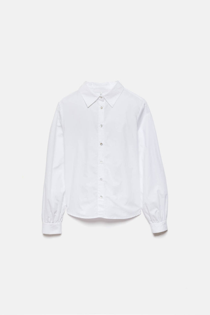 Camicia bianca essenziale con dettaglio sul retro