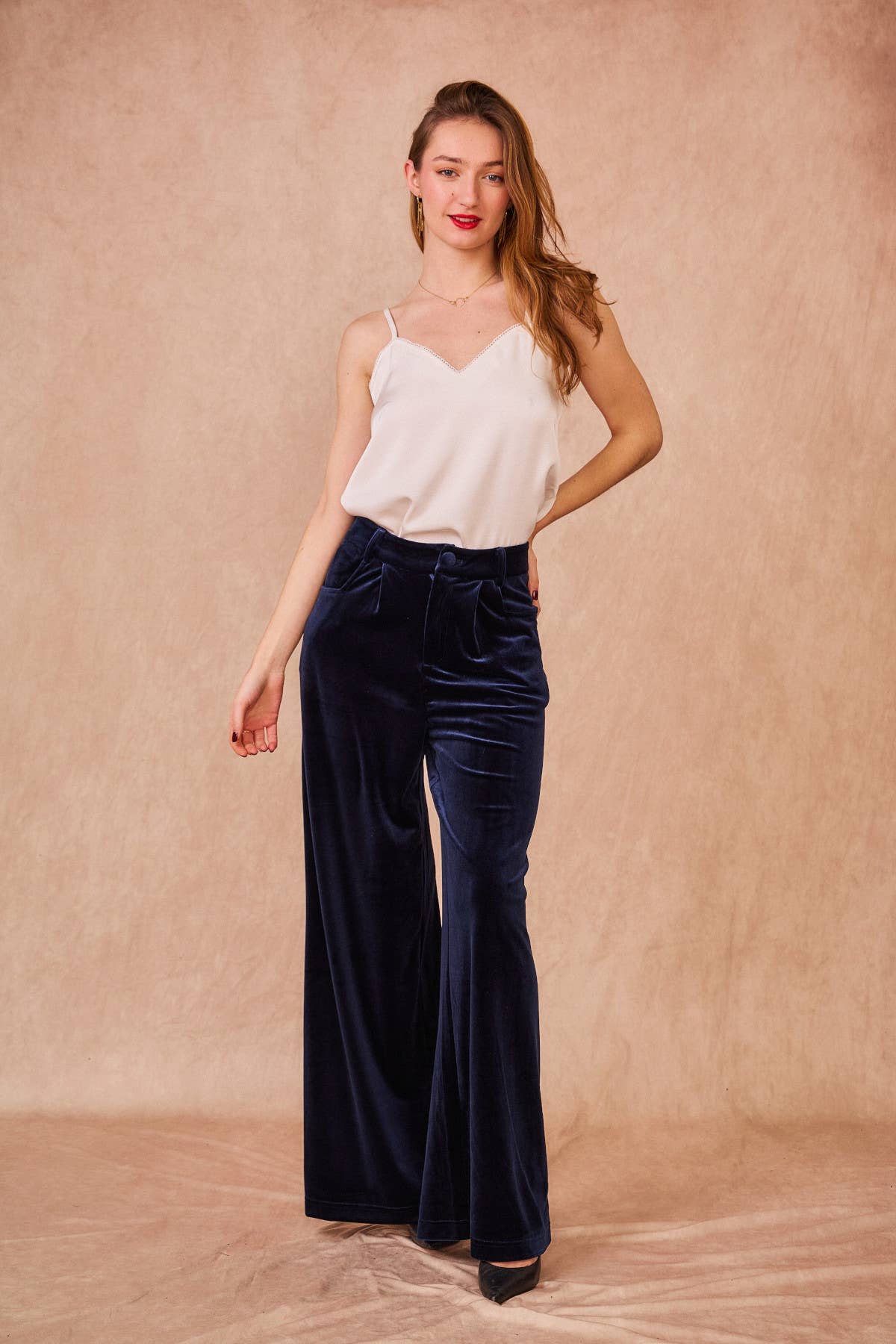 Top in raso con pizzo Faro