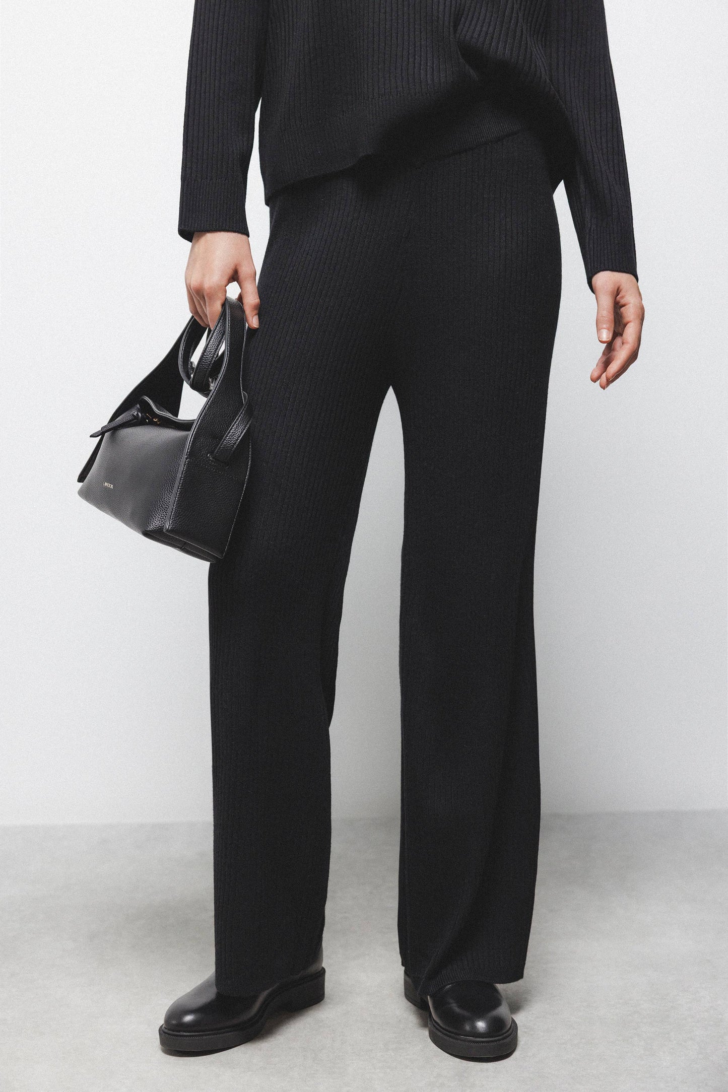 Pantaloni in maglia a coste a gamba dritta