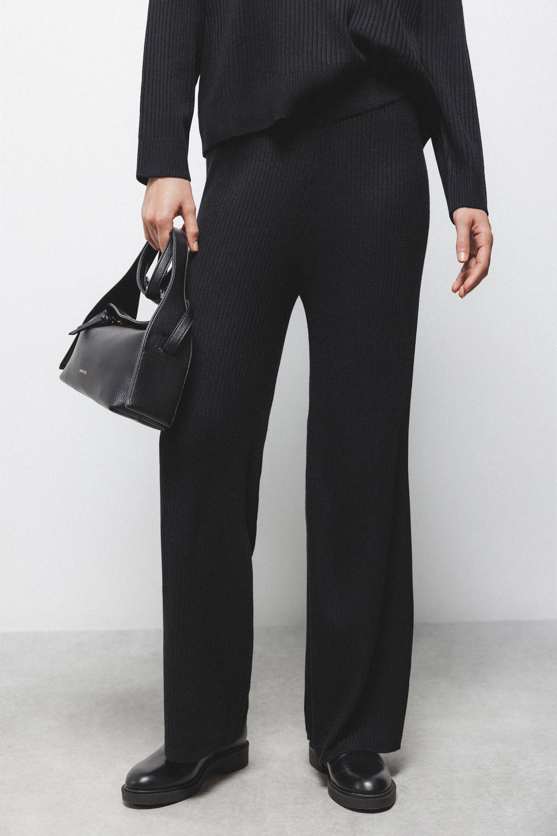 Pantaloni in maglia a coste a gamba dritta