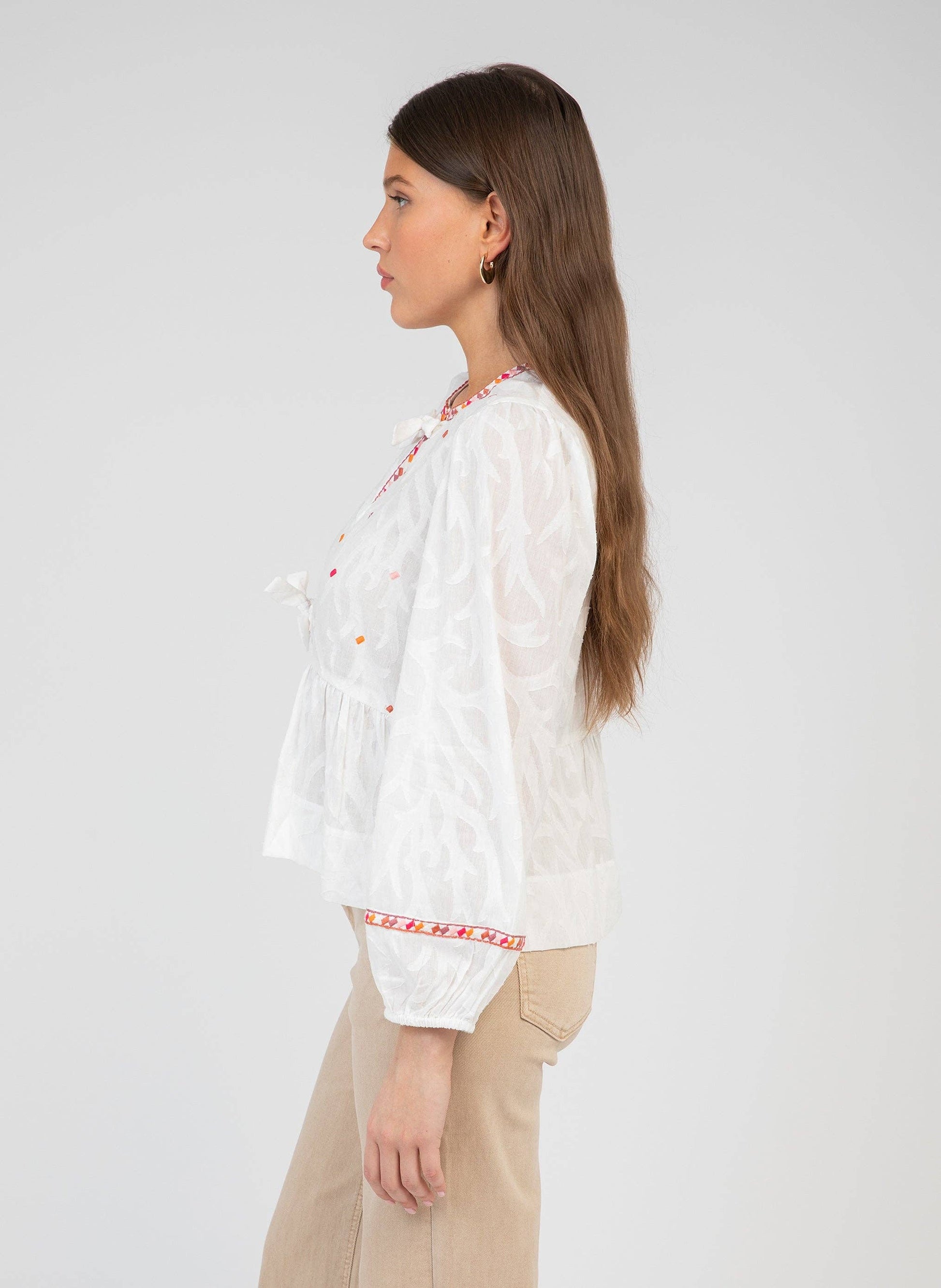 Camicia Servane ecru in voile di cotone con fiocchi