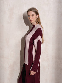 Maglione a collo alto a righe in maglia