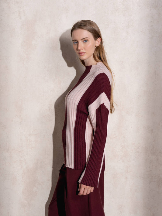 Maglione a collo alto a righe in maglia