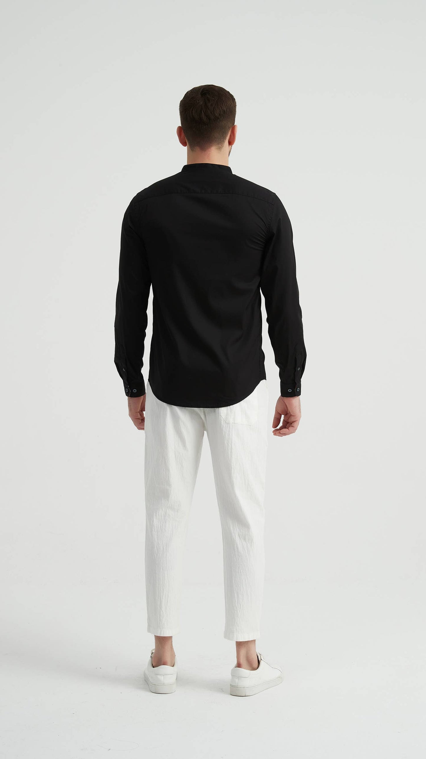 Camicia nera premium con colletto alla coreana
