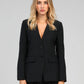 Blazer nero aderente con scollo a V