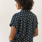 Camicia Bea a maniche corte con fantasia blu notte