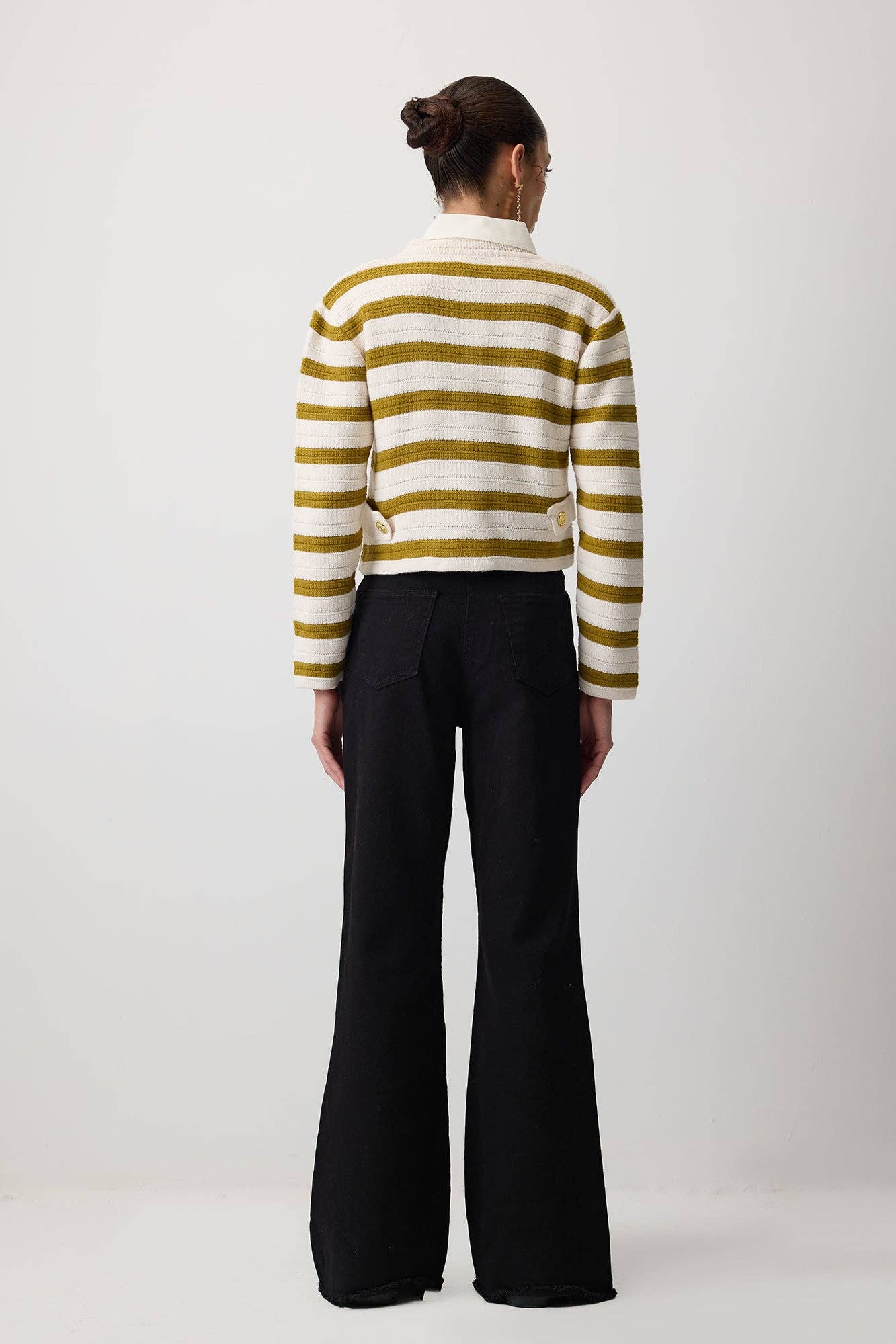 Cardigan in maglia a righe con bottoni dorati