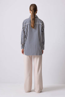 Camicia lunga a righe verticali con taschino