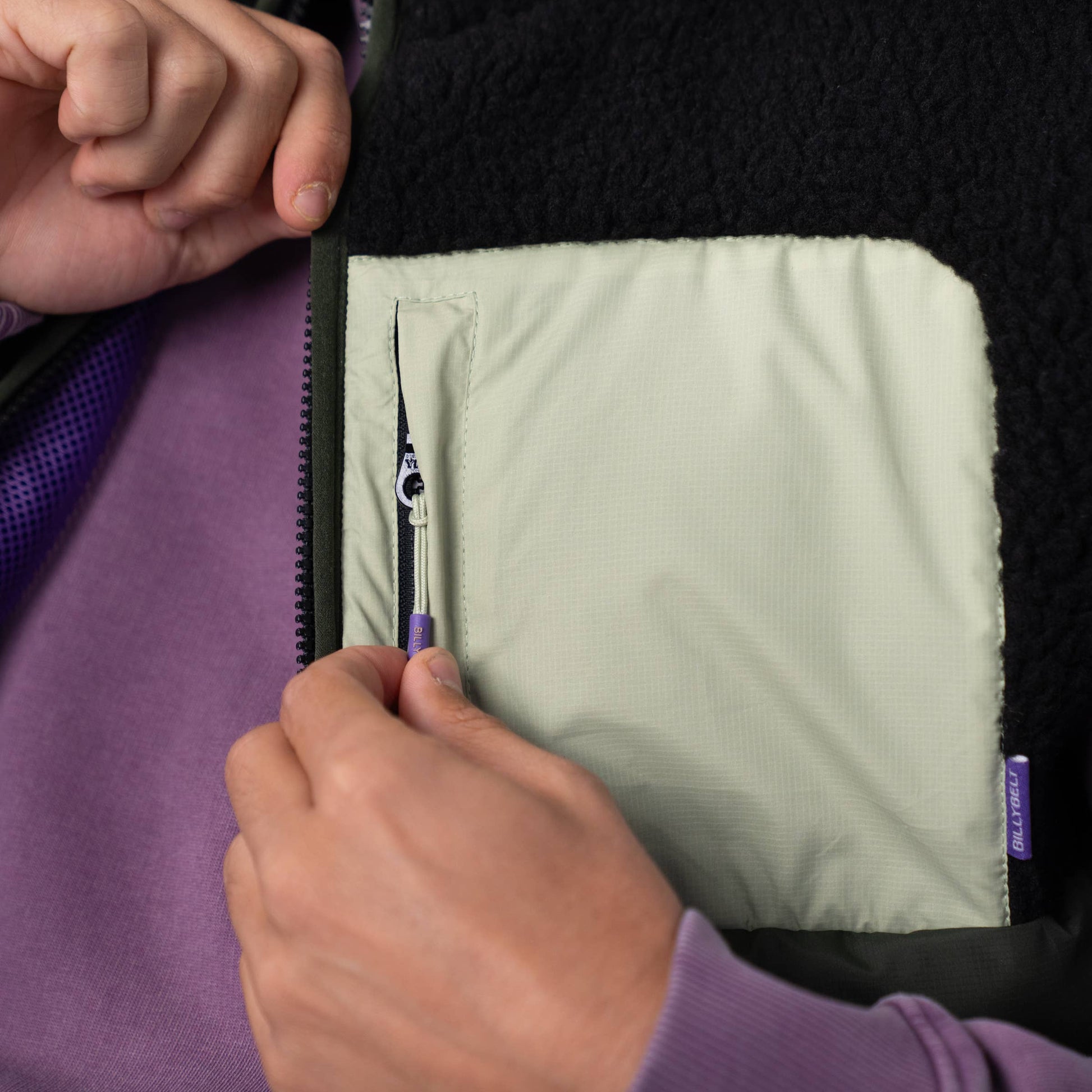 Gilet sherpa bicolore nero e verde senza maniche